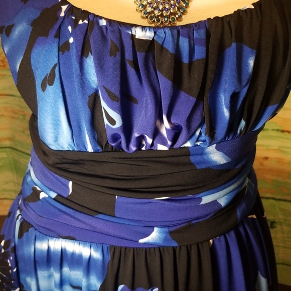 Maggie London blue flower dress - Picture 2 of 5